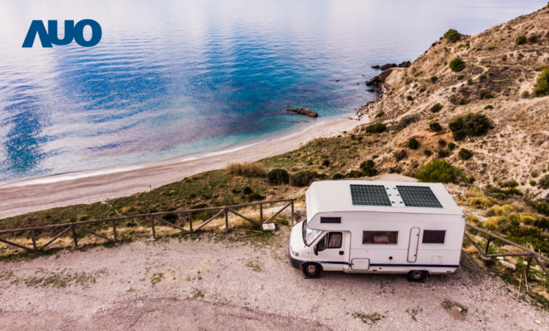 「可撓輕量化太陽光電板SunCurva」使用輕量特殊耐候型複合板取代傳統太陽能板的玻璃前板，不僅降低70%重量，每米平方僅3Kg；具有抗衝擊性能及通過電磁相容性測試，可應用於交通運輸工具，如露營車、遊艇等